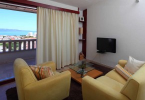 Accommodation for 6 to 8 in Makarska