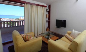 Living room Makarana 6 to 8 300x182 Apartment for 6 to 8